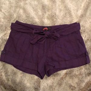 Shorts with button and tie waist